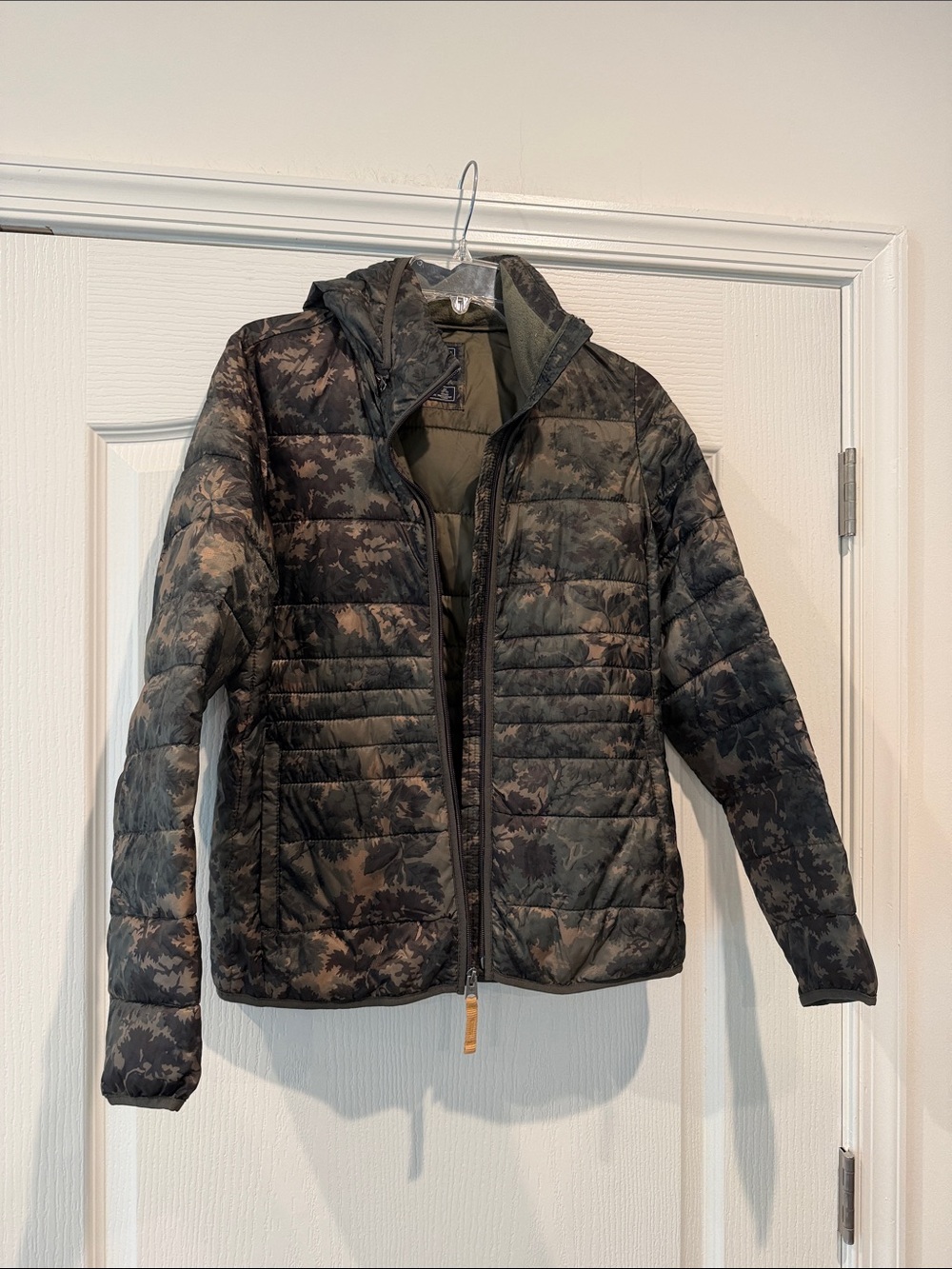 Abercrombie & Fitch Olive Green Camo Quilted Puffer Jacket